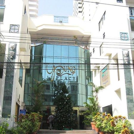 Young Place Banguecoque Exterior foto
